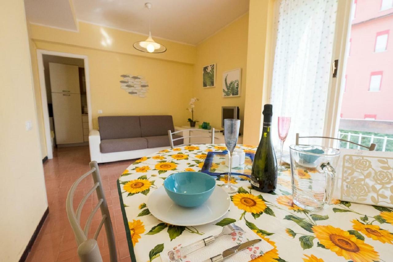 Mae'S Apartment Монтеросо ал Маре Екстериор снимка