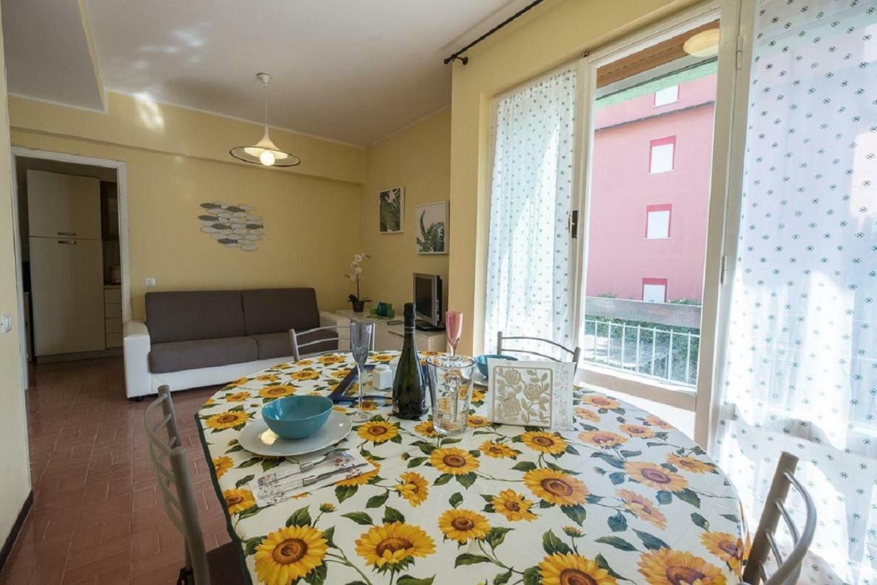 Mae'S Apartment Монтеросо ал Маре Екстериор снимка